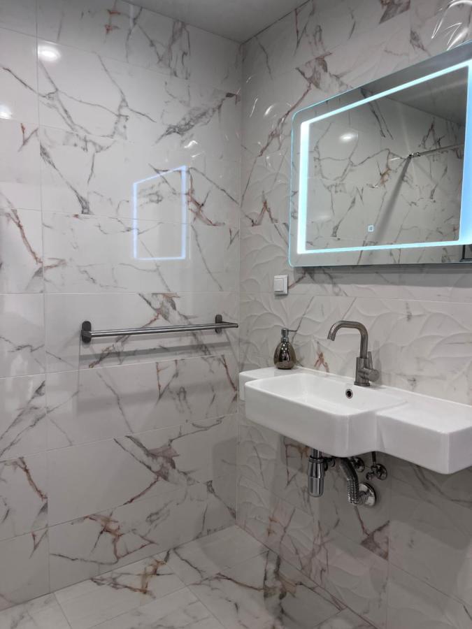 A-Brilliant, New! Spacious & Modern Apartment In Varna Whit Garage Екстериор снимка